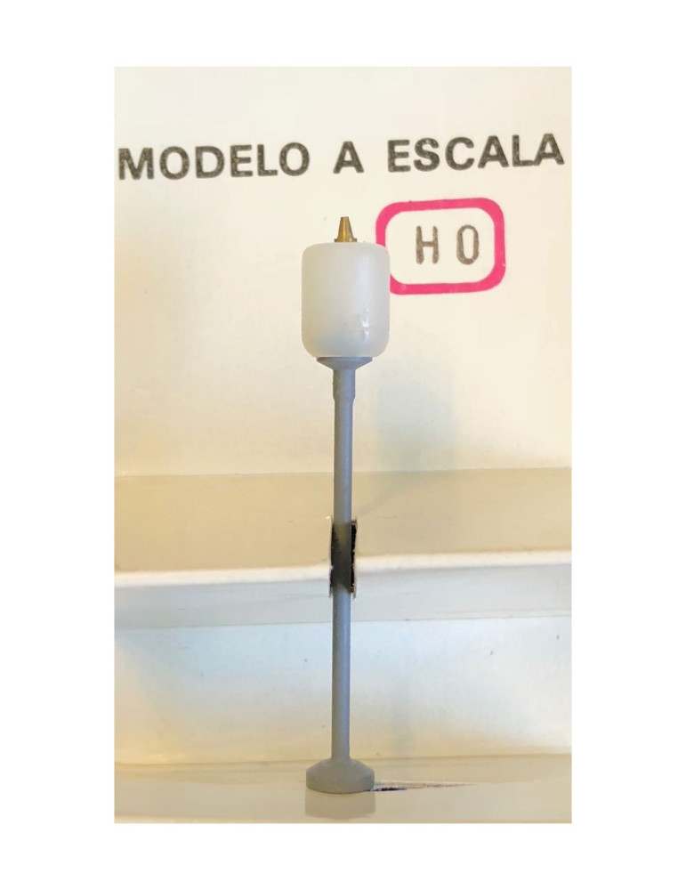 Aneste 7038. Farola Moderna Cilindrica con luz. Escala HO. Altura 40mm