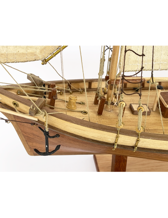 Everships Maqueta de barco en madera Mistral Escala 1/80